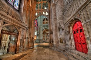 Gloucester Cathedrale - Red Door